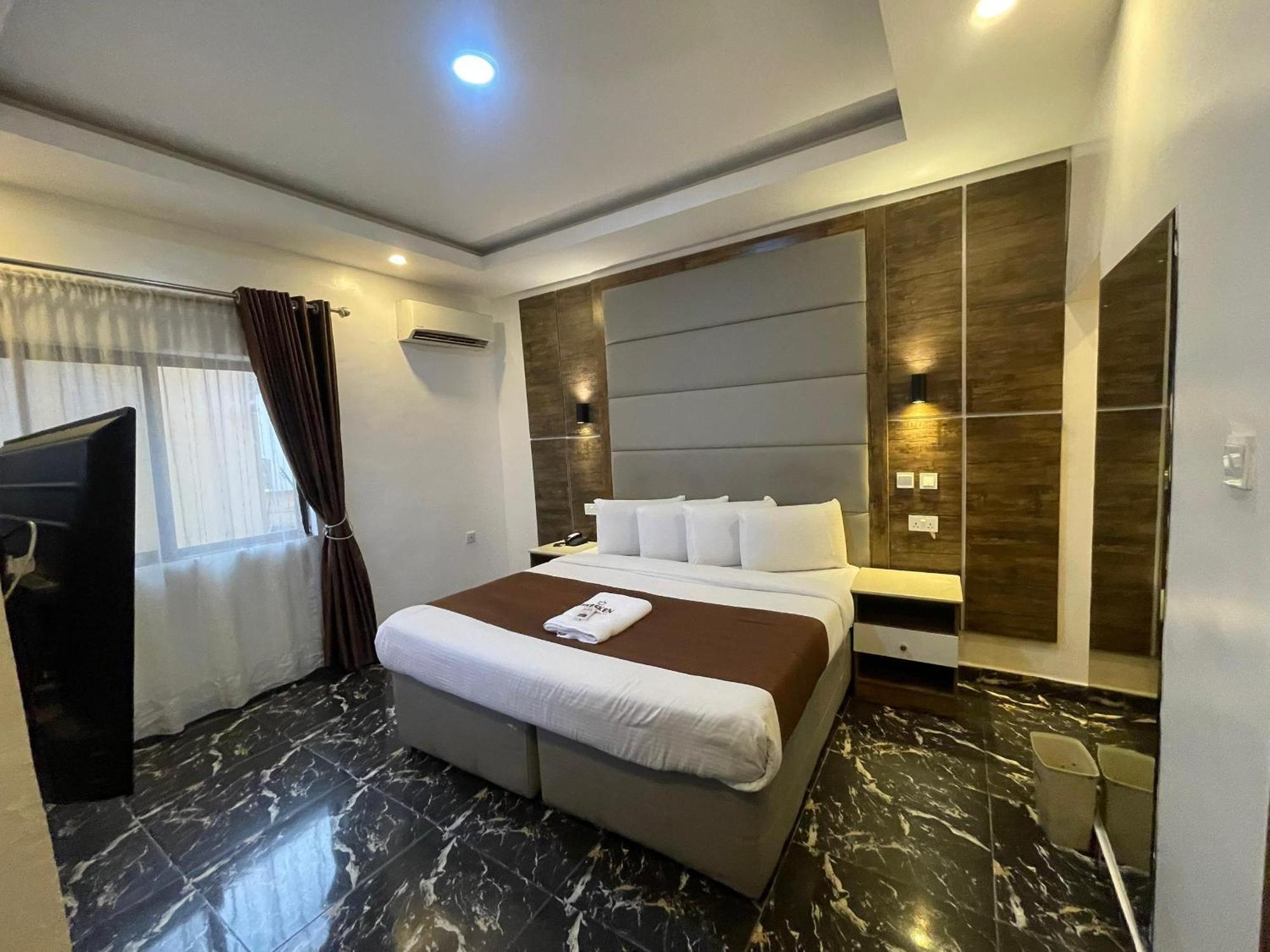 Presken Hotels @Fajodd-4 Ikeja Exterior foto
